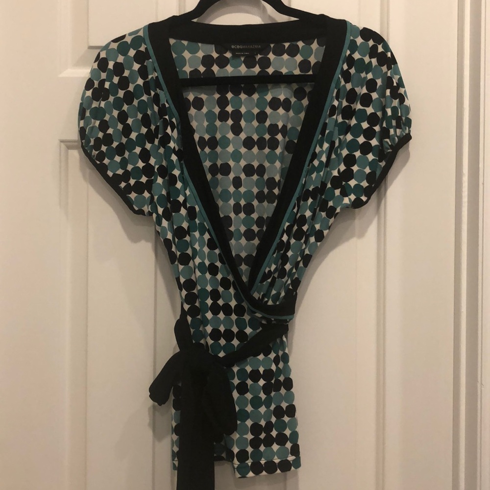BCBGMAXAZRIA top - L - faux wrap with belt